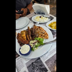Carnes - Pikilia Kreatikon