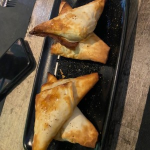 Entradas Calientes - Baklava de Pollo