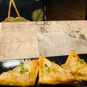 Entradas Calientes - Baklava de Pollo