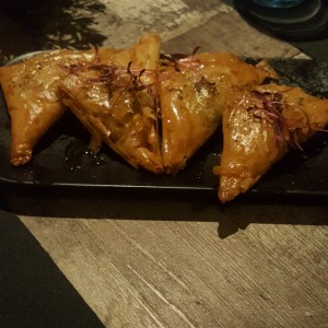 Entradas Calientes - Baklava de Pollo