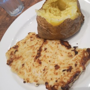 Corvina a la Plancha con Papa Asada