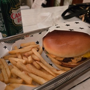 Classic Cheeseburger - Sencilla