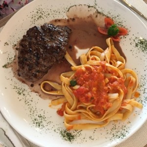 filete a la pimienta con pasta