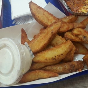 delipapas con salsa de ajo/parmesano