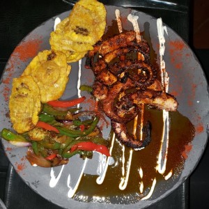 pulpo al grill con camarones