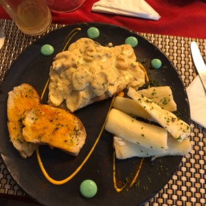 Filete de pescado en salsa de mariscos