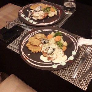 corvina en salsa de mariscos