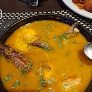 sopa de langostinos