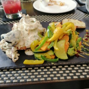Corvina en salsa de mariscos