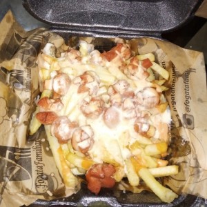 Salchipapas tradicional