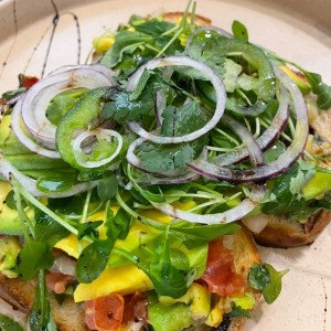 brusqueta de aguacate