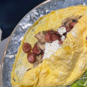 omelette con salchichas