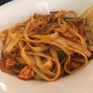 Pasta saquella con salmon
