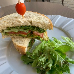 Avocado bagle (no habia bagles)