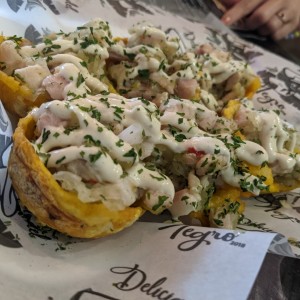 Patacones rellenos de corvina 
