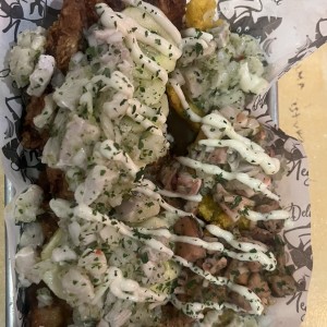 Filete con 4 patacones rellenos (variados)