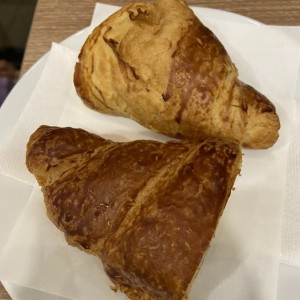 PASTELERÍA SALADA - Croissant de Mantequilla