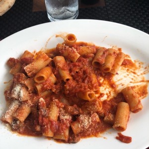 Bucatoni amatriciana