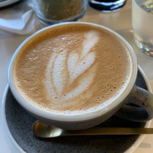 capuchino con leche de almendras
