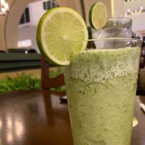 Limonada con hierba buena