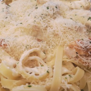 fettucini alfredo con pollo