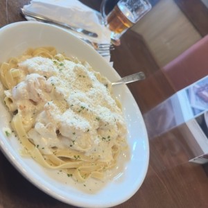 Amazing Alfredos - Fettuccine Alfredo
