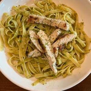 pasta pesto y polla a la plancha