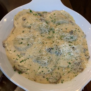Ravioli con salsa de hongos