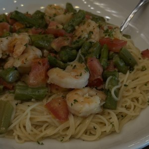 Gamba. Asparagus y pasta