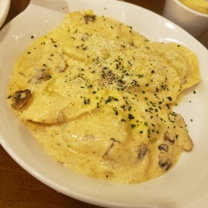 Creamy Mushrooms Ravioli