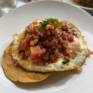 Tostada ranchera