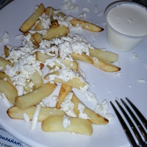 Papas con queso feta