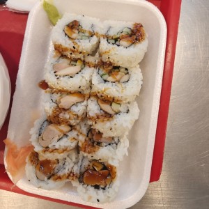 sushi con pollo teriyaki