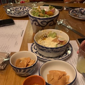 guacamole y queso fundido
