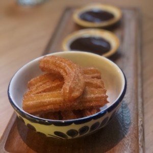 Churros con salsa de chocolate
