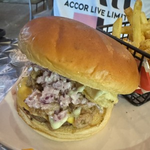 HAMBURGUESAS - PULLED PORK BURGER