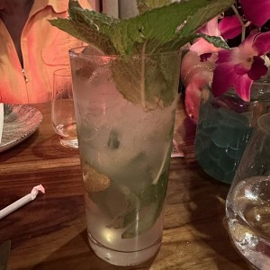 Limonada con hierba buena