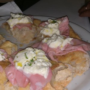 Scrocchiarella de burrata y mortadela