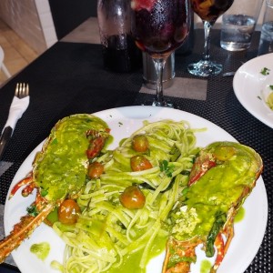 langosta al pesto