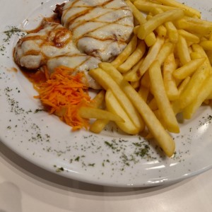 Filete de Pollo a la Parmigiana con pasta