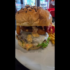 UOMO BURGER 