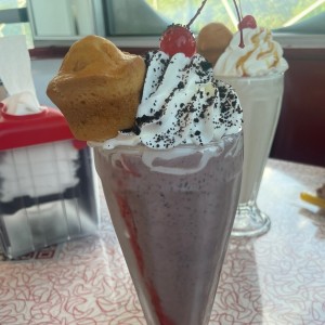 Malteada fresa oreo
