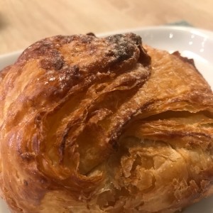 hojaldre de ricota con pasas