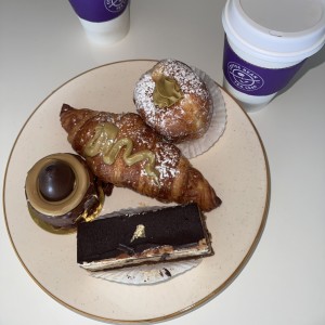 Croissant pistachio 