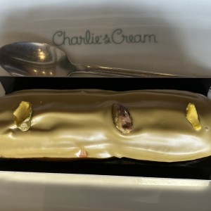 Eclair de pistacho