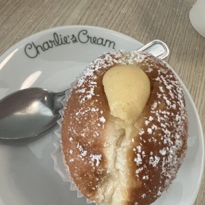 Bomba de crema pastelera