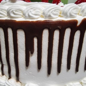 Pastel de Cafe con crema y trozos de chocolate