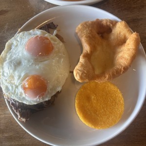 Desayunos - Bistéc a Caballo