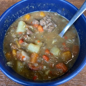 Sopa de lentejas con carne