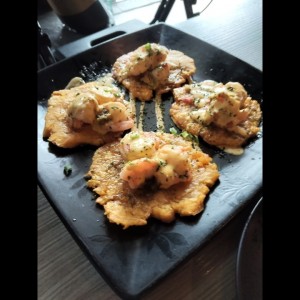 Camarones al ajillo